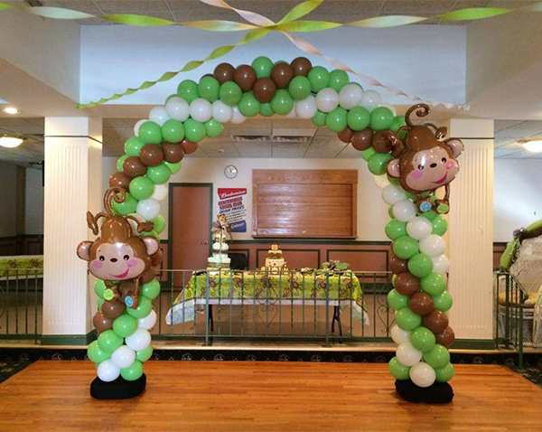 Continuous Curve Balloon Arch ( with Large Foil Balloon )